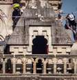 Operários trabalharam para consolidar fachada da Catedral de Notre-Dame após incêndio  Foto: EPA / Ansa