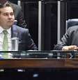 Comando. Presidente da Câmara, Rodrigo Maia (DEM-RJ), e do Senado, Davi Alcolumbre (DEM-AP), durante sessão   Foto: Jefferson Rudy/Agência Senado / Estadão Conteúdo