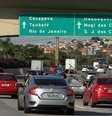 Movimentação na Rodovia Ayrton Senna, sentido Litoral Norte, na tarde desta quinta-feira (18), véspera de feriado prolongado de Páscoa  Foto: Paulo Fischer / WPP / Estadão