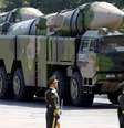 Veículos militares com mísseis DF-21D em desfile na Praça da Paz Celestial, em Pequim 3/9/2015  REUTERS/Damir Sagolj  Foto: Reuters