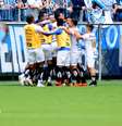 O jogador Eduardo Sasha do Santos comemora gol durante a partida entre Grêmio e Santos, válida pelo Campeonato Brasileiro 2019, na Arena Grêmio, em Porto Alegre (RS), neste domingo (28)  Foto: Ricardo Rímoli / Futura Press