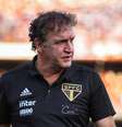 O técnico Cuca, do São Paulo, em partida contra o Botafogo, válida pela 1ª rodada do Campeonato Brasileiro, no Estádio do Morumbi, na capital paulista, neste sábado (27)  Foto: MARCELLO FIM/O FOTOGRÁFICO / Estadão Conteúdo
