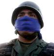 O azul, nos rostos e nos braços, tem sido usado para sinalizar a oposição a Maduro  Foto: EPA / BBC News Brasil