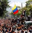 Juan Guaidó usou o Twitter para convocar novos protestos em 1º de maio  Foto: Carlos Garcia Rawlins / Reuters