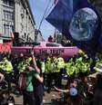 Protesto em Londres cobra ações eficazes contra as mudanças climáticas  Foto: EPA / Ansa - Brasil