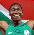 A sul-africana Caster Semenya comemora vitória nos Jogos da Commonwealth de 2018  Foto: Athit Perawongmetha / Reuters