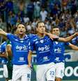 Em um jogo movimentado no Mineirão, o Cruzeiro bateu o Goiás por 2 a 1 e conquistou sua segunda vitória no Campeonato Brasileiro  Foto: Felipe Correia/Photo Premium / Gazeta Press
