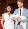 Meghan Markle, príncipe Harry e Baby Sussex (Foto: Reprodução/Instagram)  Foto: Elas no Tapete Vermelho