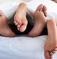 Estudos conduzidos nos EUA e no Reino Unido sugerem que as pessoas estão fazendo menos sexo  Foto: Getty Images / BBC News Brasil
