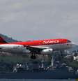 Aeronave da Avianca pousa no aeroporto Santos Dumont, no Rio de Janeiro  Foto: Sergio Moraes / Reuters