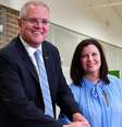 Primeiro-ministro, Scott Morrison, e esposa Jenny entregam seu voto  Foto: DW / Deutsche Welle