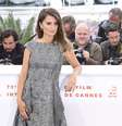 Penelope Cruz no tapete vermelho do Festival de Cannes  Foto: Norbert Scanella / Reuters