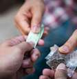 A inclusão de atividades ilícitas, como o tráfico de drogas, ajudou a economia da União Europeia a parecer maior  Foto: Getty Images / BBC News Brasil
