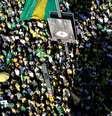 Manifestação na Av. Paulista, em São Paulo, reuniu apoiadores do governo Bolsonaro no período da tarde  Foto: EPA / BBC News Brasil