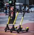 Depois de quase nove meses circulando pela cidade de São Paulo, os patinetes elétricos devem ganhar sua primeira regulamentação definitiva em breve  Foto: Yellow / Divulgação