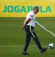 Tite durante treino da Seleção Brasileira na Granja Comary, em Teresópolis, na região serrana do Rio de Janeiro  Foto: Pilar Olivares / Reuters