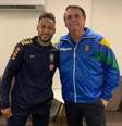 Neymar e o presidente Jair Bolsonaro em hospital de Brasília  Foto: Reprodução/Twitter Oficial Jair Bolsonaro / Ansa - Brasil