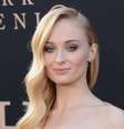 Sophie Turner diz que mandou mensagem para Matthew Perry, de "Friends", mas nunca foi respondida  Foto: Getty Images / PureBreak