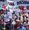 Manifestantes contra a reforma da Previdência em Curitiba  Foto: DW / Deutsche Welle