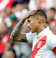 Guerrero, mais uma vez, não foi bem recebido na Arena Corinthians  Foto: Henry Romero / Reuters