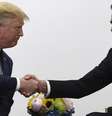Afagos e elogios: o encontro de Trump e Bolsonaro em Osaka  Foto: DW / Deutsche Welle