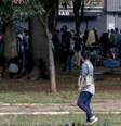 Usuários de drogas se reúnem para fumar crack na região conhecida como cracolândia  Foto: AFP / BBC News Brasil