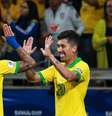 Roberto Firmino comemora gol com Gabriel Jesus na vitória da Seleção Brasileira sobre a Argentina, no Mineirão  Foto: DUDU MACEDO/FOTOARENA / Estadão Conteúdo
