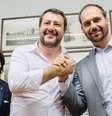 Matteo Salvini e Eduardo Bolsonaro durante encontro em Milão  Foto: Reprodução/Twitter / Ansa