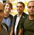 Eduardo, Jair Renan, o presidente, Carlos e Flávio: família transformada em fonte de notícias bombásticas e memes  Foto: Reprodução/Instagram