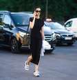 Tênis para todas as ocasiões; o tênis de corrida tirou o vestido preto do sério  Foto: Getty Images / PurePeople