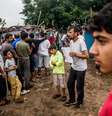 Migrantes em acampamento na fronteira entre Sérvia e Hungria, em julho de 2016  Foto: EPA / Ansa - Brasil