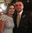 Casamento de Heloísa Wolf e Eduardo Bolsonaro - O presidente Jair Bolsonaro compartilhou foto com a esposa, Michelle, na festa de casamento do filho "03".   Foto: Reprodução/Twitter @jairbolsonaro / Estadão Conteúdo