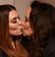 Simony comentou o selinho que deu em Ana Carolina: 'Beijo mesmo. Canta demais, meu Deus'  Foto: AGNews / PurePeople