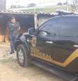 Viatura clonada foi usada no roubo. Veículo foi abandonado após o crime  Foto: PRF