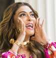 A brega e exageradamente tonta Maria da Paz (Juliana Paes) está em lua de mel com público  Foto: Victor Pollak/TV Globo / Divulgação