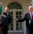 Brazil's President Jair Bolsonaro shakes hands with U.S. President Donald Trump at the conclusion of a joint news conference in the Rose Garden of the White House in Washington, U.S., March 19, 2019. REUTERS/Kevin Lamarque  Foto: Reuters