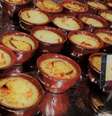 No Festival de Sopas da Ceagesp, é possível provar à vontade caldos e sopas como a de cebola gratinada  Foto: Zeka Videira/ Divulgação / Estadão