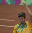 João Menezes, do Brasil, joga com argentino Facundo Bagnis, na semifinal do tênis masculino, nos Jogos Pan-americanos 2019 em Lima  Foto: Washington Alves / COB / Divulgação