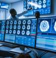 Neurologistas no centro de pesquisa trabalham na cura de tumor de cérebro (imagem ilustrativa)  Foto: gorodenkoff / iStock