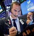 Operadores fecham negóicios na Bolsa de Nova York, EUA
06/08/2019
REUTERS/Brendan McDermid   Foto: Reuters
