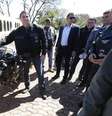 O presidente da República, Jair Bolsonaro (PSL), ao lado de uma moto BMW 1200, no Clube da Aeronáutica, em Brasília, após passear com a motocicleta, neste domingo (11)  Foto: DIDA SAMPAIO / Estadão Conteúdo