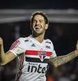 Alexandre Pato comemora seu segundo gol contra o Santos  Foto: Thiago Bernardes / Estadão