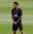 Neymar durante treino do Paris Saint-Germain  Foto: Philippe Wojazer / Reuters