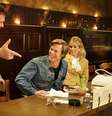 Tarantino e Brad Pitt nos bastidores de 'Era uma Vez em... Hollywood'  Foto: Divulgação