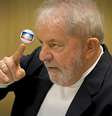 O ex-presidente se mostra indignado com a Globo: “Endeusam o Moro”  Foto: Fotomontagem: Blog Sala de TV (Reprodução/YouTube e Divulgação/TV Globo)