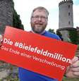 Achim Held, responsável pela 'teoria conspiratória' de que Bielenfeld não existe, foi recrutado para campanha de marketing da cidade  Foto: bielefeld-marketing.de / BBC News Brasil