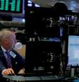 Operadora trabalha na Bolsa de Nova York (NYSE) 
26/08/2019
REUTERS/Andrew Kelly  Foto: Reuters