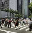 Pessoas atravessam Avenida Paulista, em São Paulo (Imagem ilustrativa)  Foto: wsfurlan / iStock