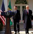 Os presidentes Jair Bolsonaro e Donald Trump durante conferência na Casa Branca, em março de 2019  Foto: Kevin Lamarque / Reuters