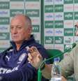 O técnico Luiz Felipe Scolari e o diretor de futebol Alexandre Mattos, ambos do Palmeiras, concedem entrevista coletiva nesta quinta-feira, 29, no CT Academia de Futebol, no bairro da Barra Funda, na zona oeste da capital paulista  Foto: GUILHERME RODRIGUES/MYPHOTO PRESS / Estadão